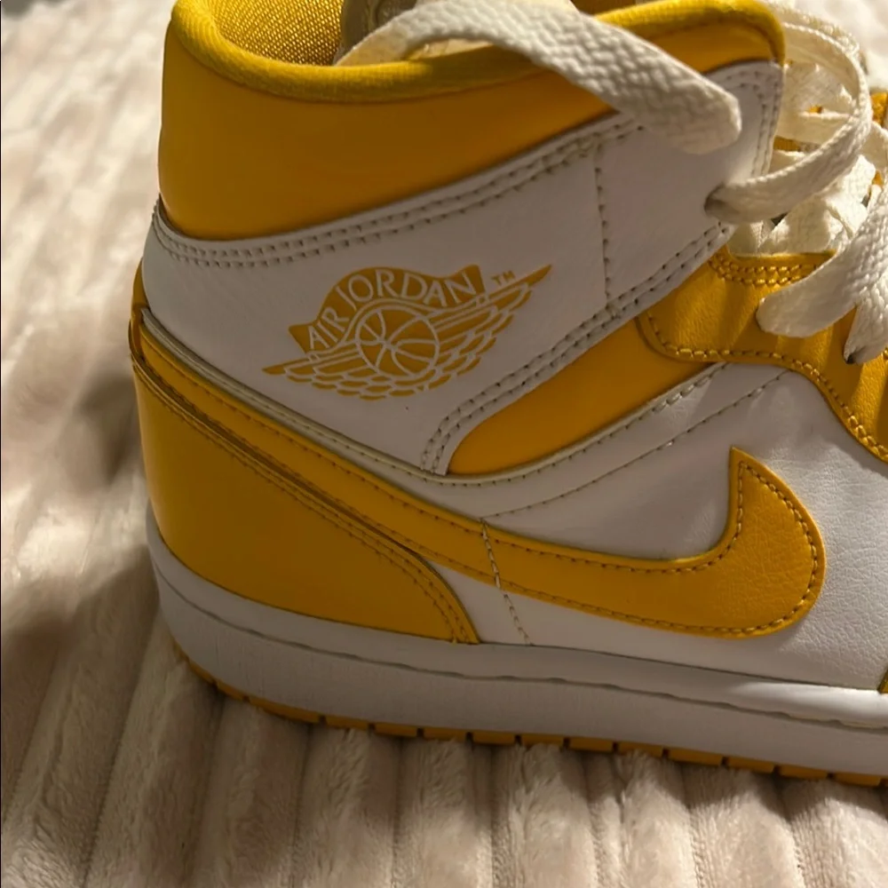 Air Jordan Yellow and White High-Top Sneakers size 8 GUC.